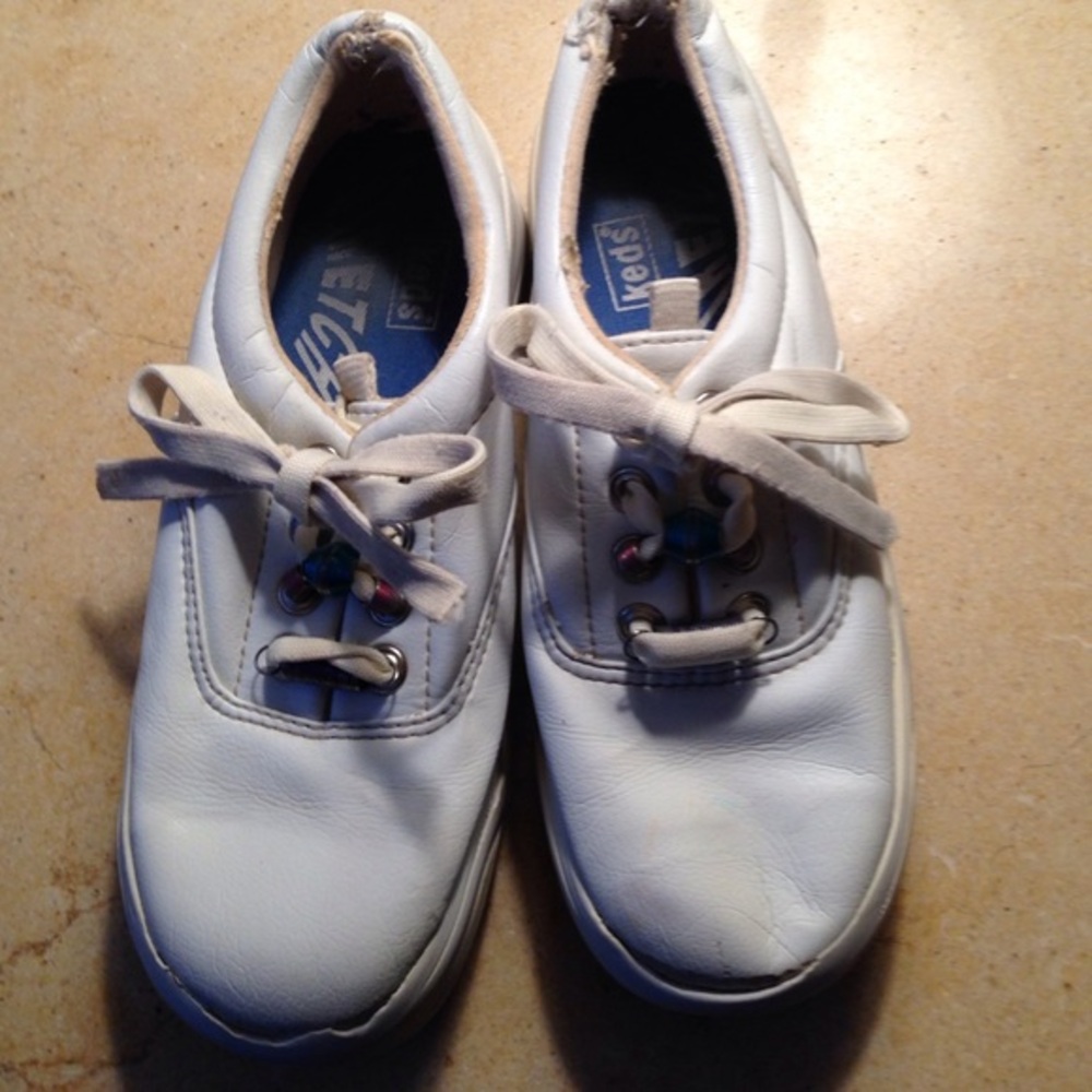 Girl's white leather Keds stretch shoes with beads